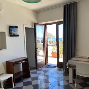 https://lipari-by-the-port-b-holiday-housing.sicilyhotelsitaly.net
